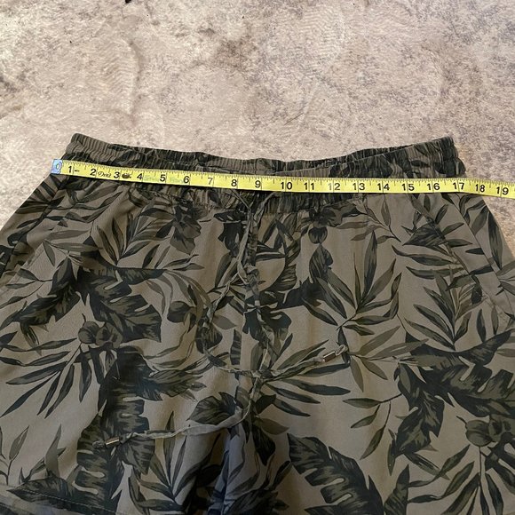 Tropical Green Mid-rise Linen Shorts Old Navy - Picture 7 of 9